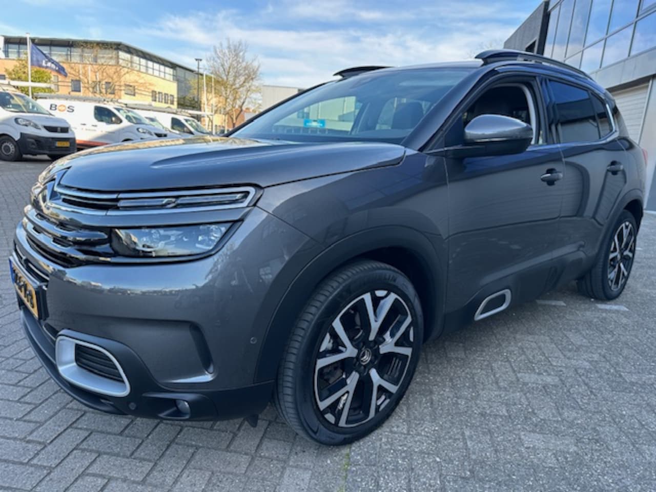 Citroën C5 Aircross - 1.2 PureTech Shine 130PK Volle uitvoering 4 nw. banden Gratis verblijf in onze B&B in Span - AutoWereld.nl