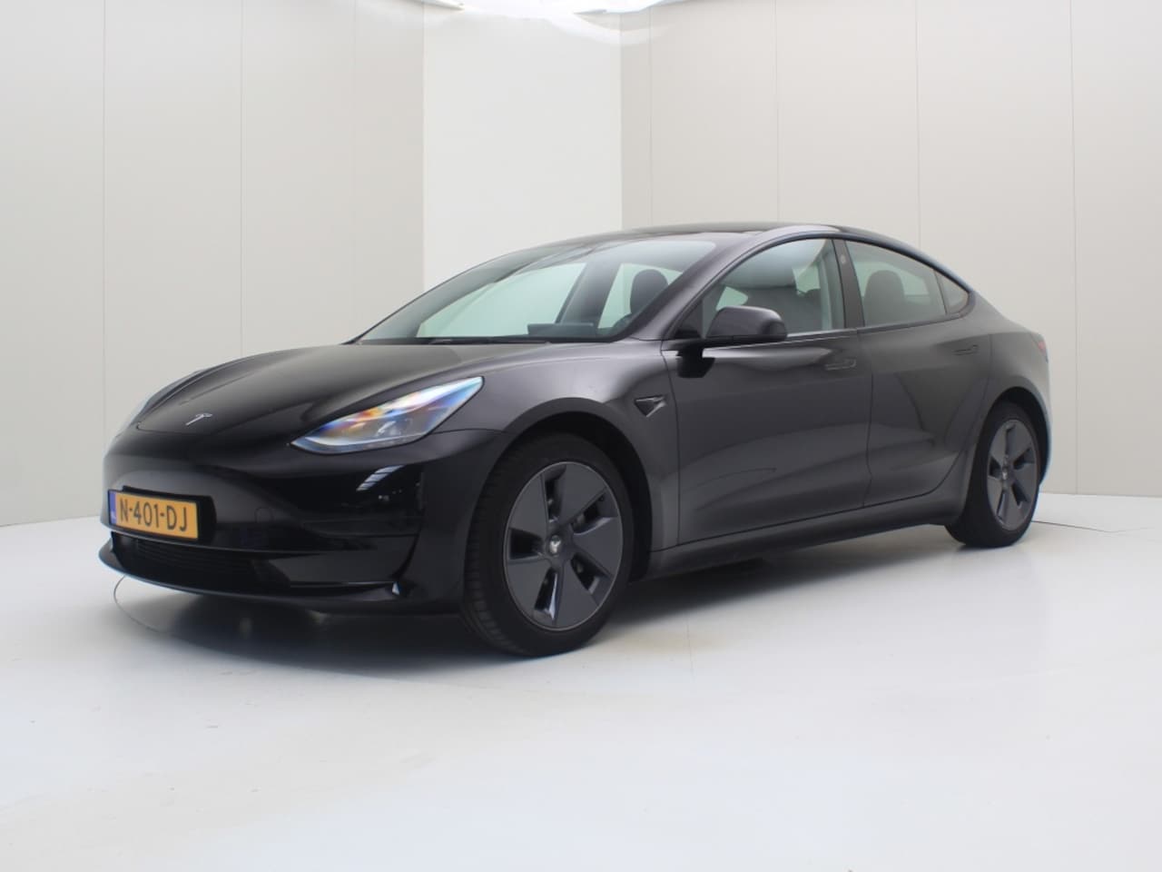 Tesla Model 3 - Standard Plus RWD - AutoWereld.nl