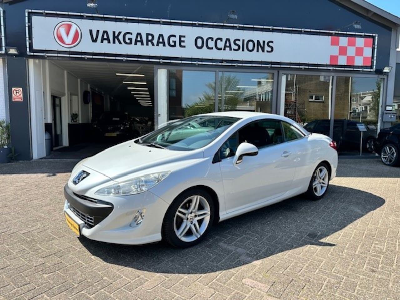 Peugeot 308 CC - 1.6 VTi Sport 1.6 VTi Sport,Parelmoer. - AutoWereld.nl