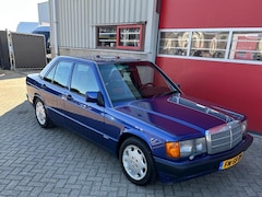 Mercedes-Benz 190-serie - 2.3 E Avantgarde Sportline Azzurro, 3e eigenaar zwart leder met 4 kleuren stiksels volledi