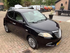 Lancia Y(psilon) - Ypsilon 0.9 TwinAir Gold nieuwe apk