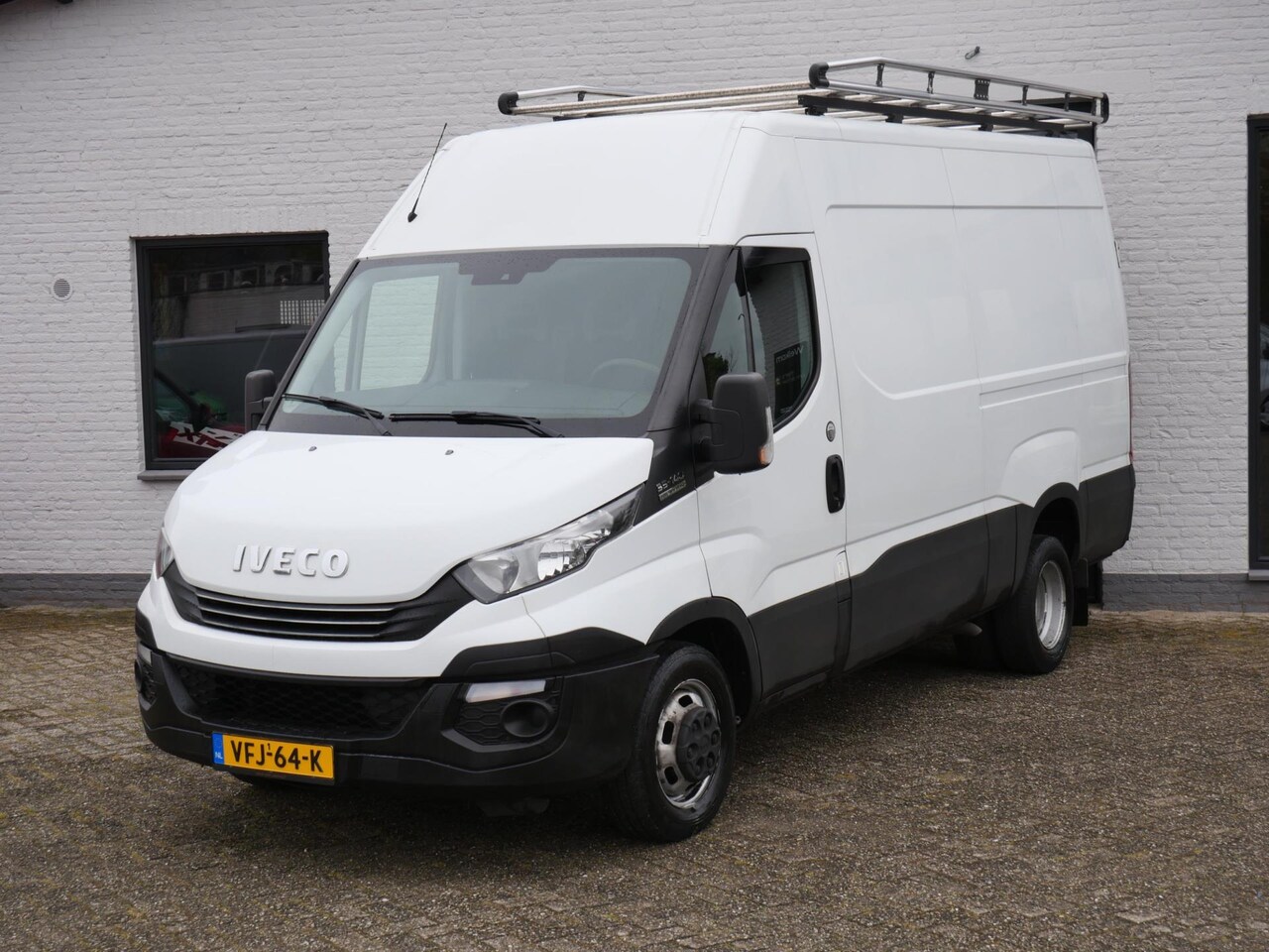Iveco Daily - 35C14V 2.3 352 L3 H2 Ecc Aut. Dubbel lucht Euro 6 - AutoWereld.nl