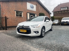 DS 4 - 4 1.2 PureTech Chic ( Climate controle + Navigatie + Trekhaak )