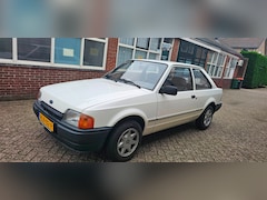 Ford Escort - 1.6 automaat 1e eigenaresse lage kms