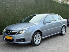 Opel Vectra - 1.8-16V Executive /AUTOMAAT/LEER/XENON/PDC/RIJDTNIEUW/