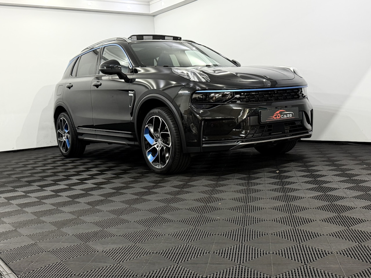 Lynk & Co 01 - 1.5 Panoramadak, 360 Camera, Navi, Keyless start, Stoelverwarming, Elektrische achterklep, - AutoWereld.nl