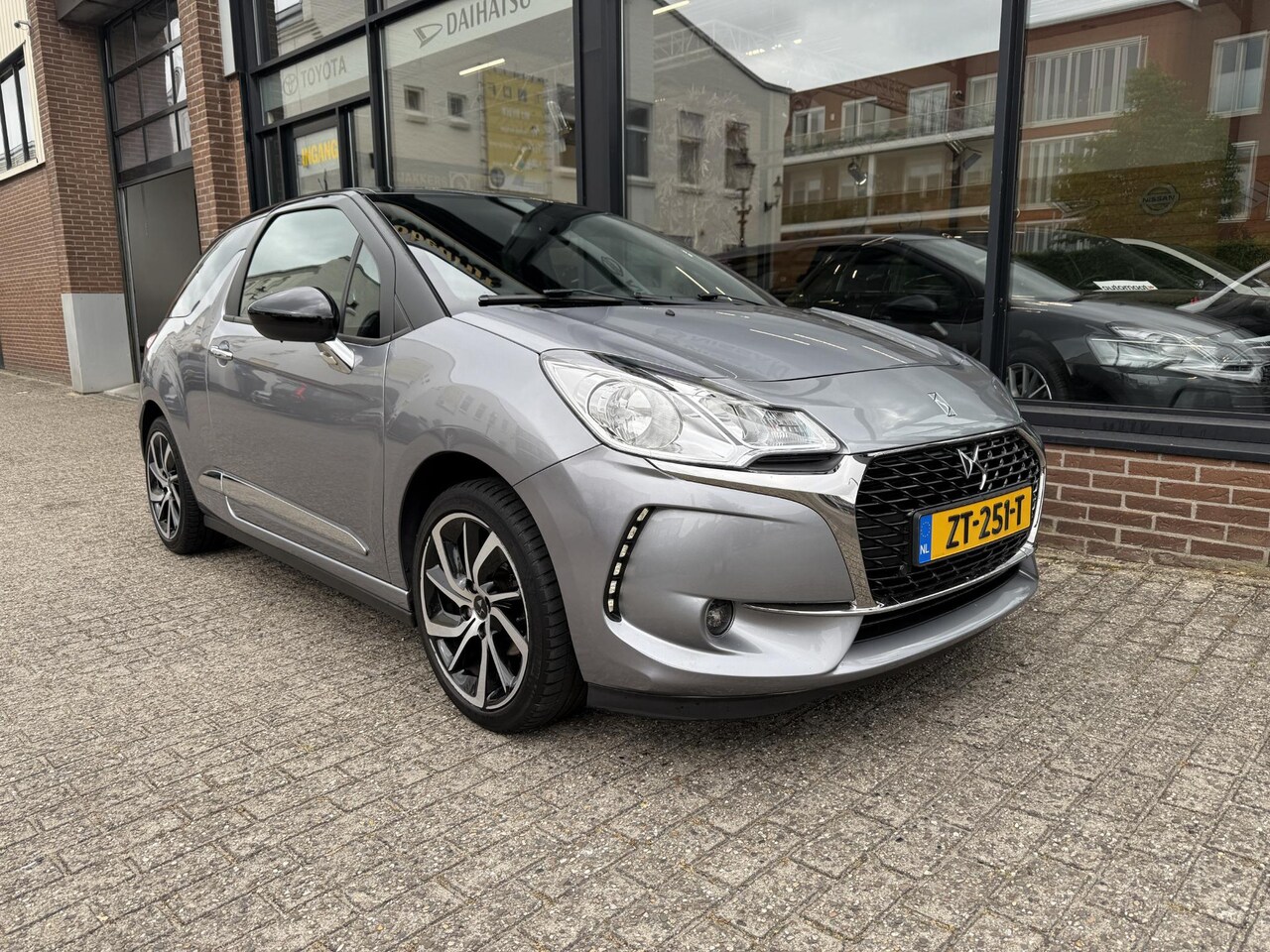 DS 3 - 1.2 PureTech Connected Chic Automaat - AutoWereld.nl