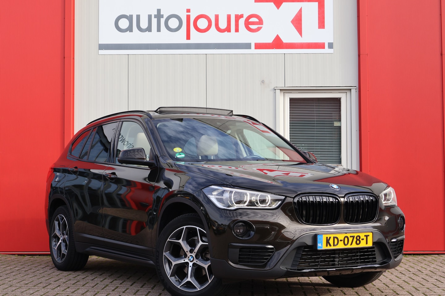 BMW X1 - sDrive16d Centennial Executive - AutoWereld.nl