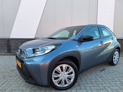 Toyota Aygo X - 1.0 VVT-i MT Play Ad Cruise Airco Apple/Android auto