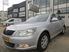 Skoda Octavia - 1.2 TSI Ambition 5 deurs hatcback nl auto , airco , cruise control, trekhaak