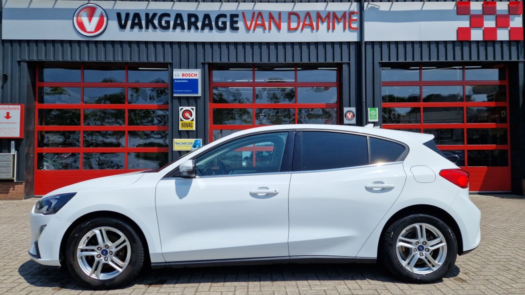 Ford Focus - 1.0 EcoB. Tr Ed. bns - AutoWereld.nl