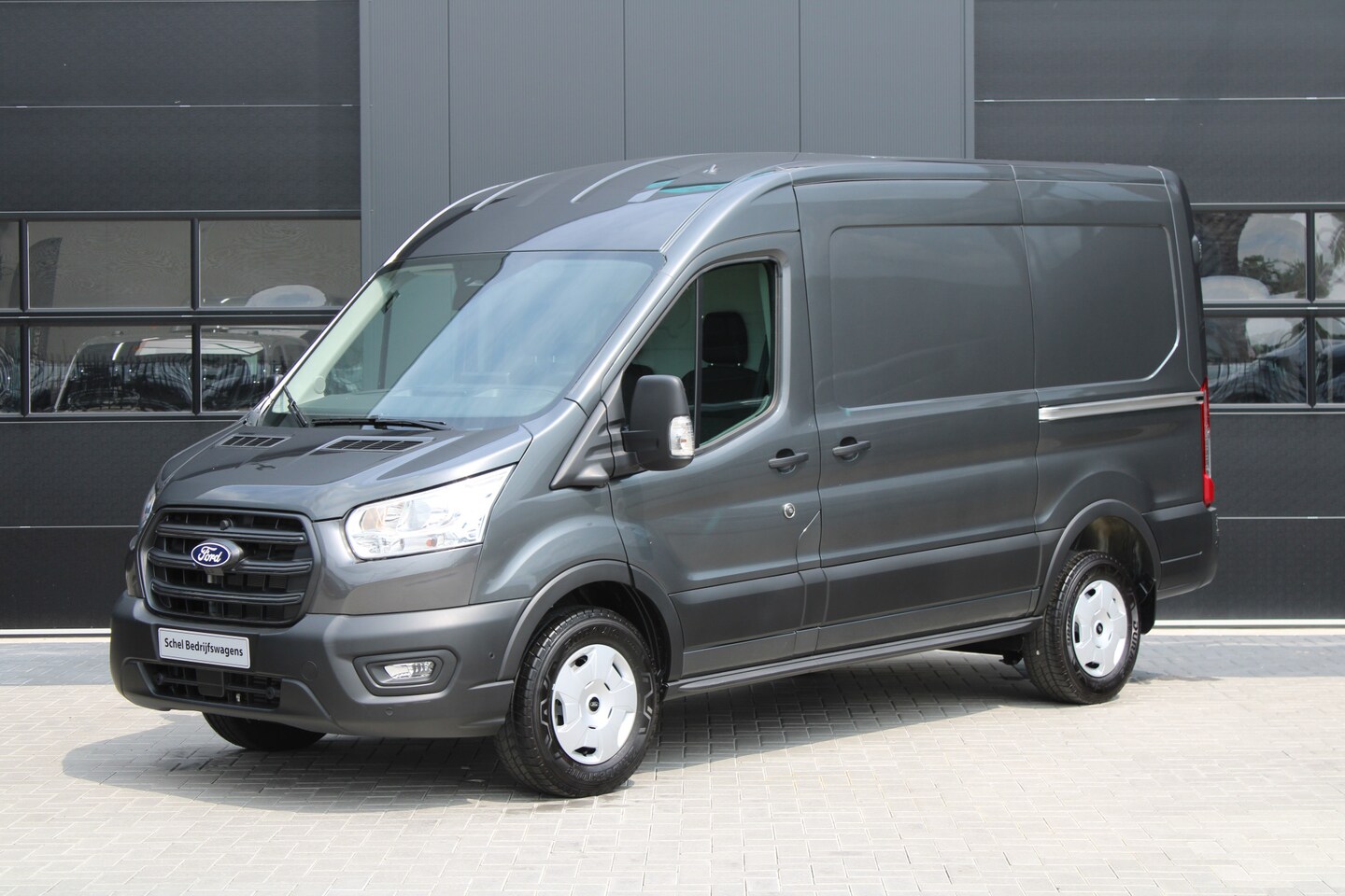 Ford Transit - 350 2.0 TDCI L2H2 Trend 130pk - Facelift - 2x Schuifdeur - Adaptive Cruise - Navigatie - B - AutoWereld.nl