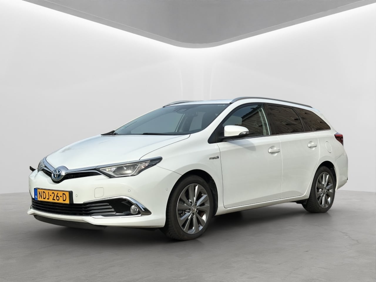 Toyota Auris - 1.8 Hybrid Lease Pro 1.8 Hybrid Lease Pro - AutoWereld.nl