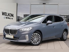 BMW 2-serie Active Tourer - 218i Luxury Line Automaat / Trekhaak / Achteruitrijcamera / Harman Kardon