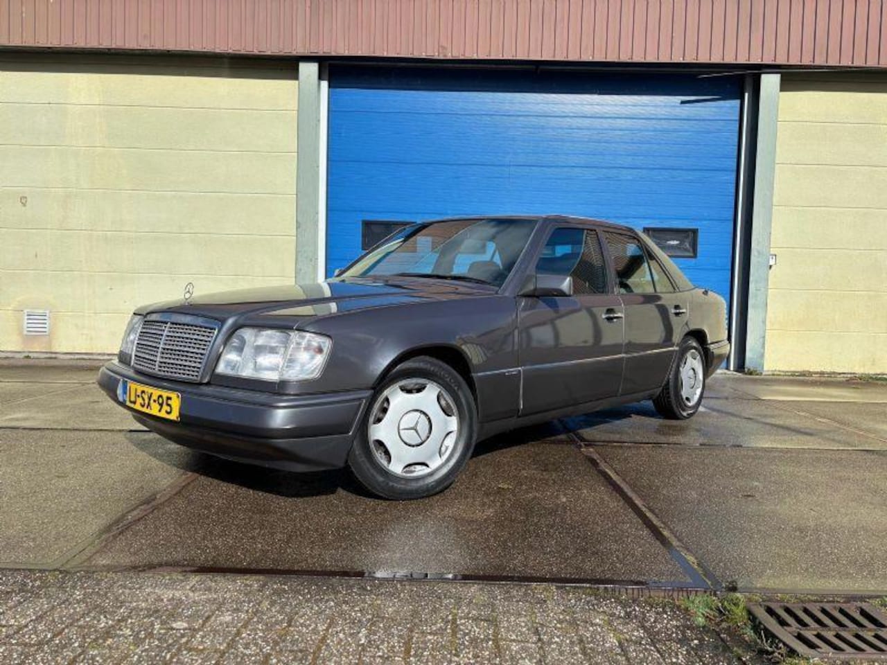 Mercedes-Benz E-klasse - 200 AUTOMAAT! 180DKM NAP! Origineel NL-Auto! - AutoWereld.nl