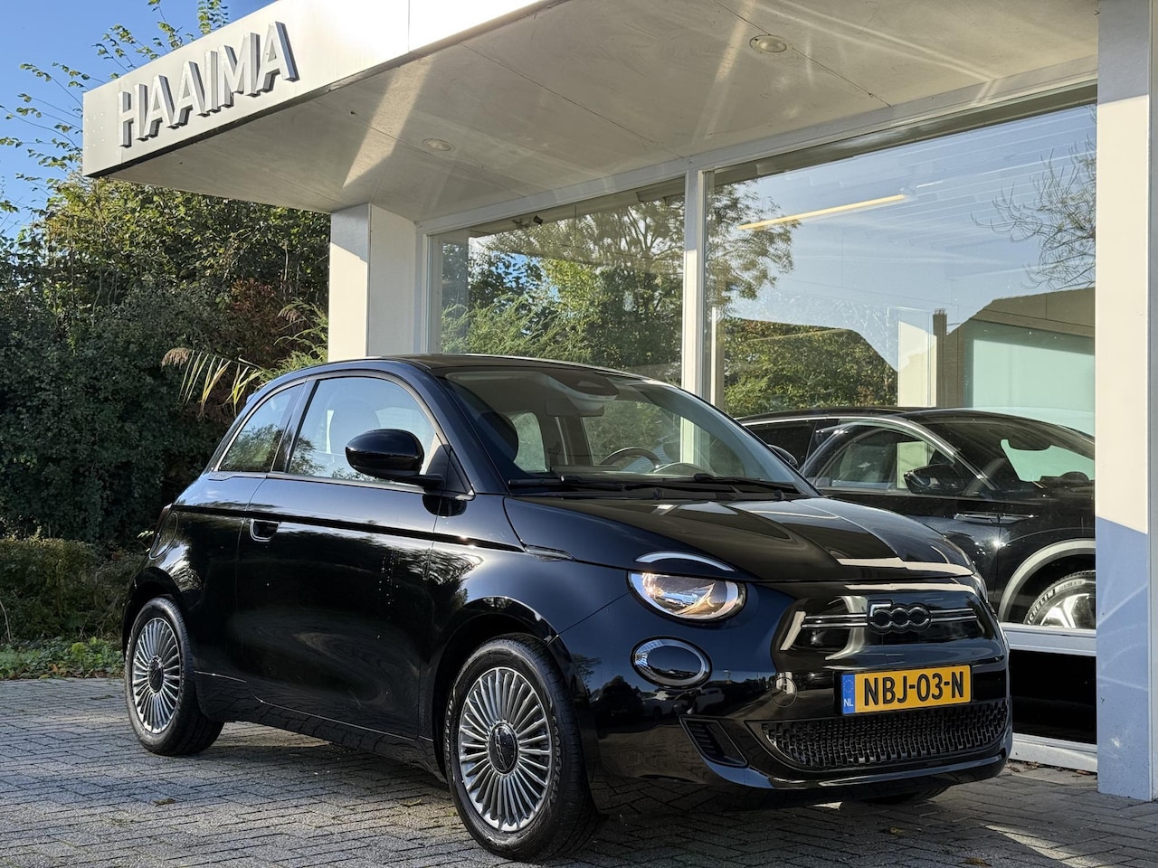 Fiat 500e - Urban 42 kWh | 322 WLTP Range | Cruise Control | Apple Carplay/Android Auto | Lichtmetalen - AutoWereld.nl