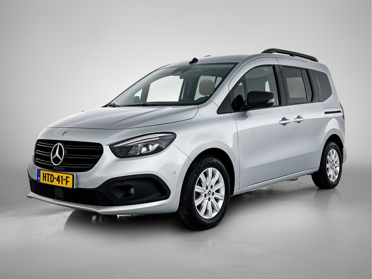 Mercedes-Benz Citan Tourer - 110 Pro Direct leverbaar! Rolstoelauto - AutoWereld.nl