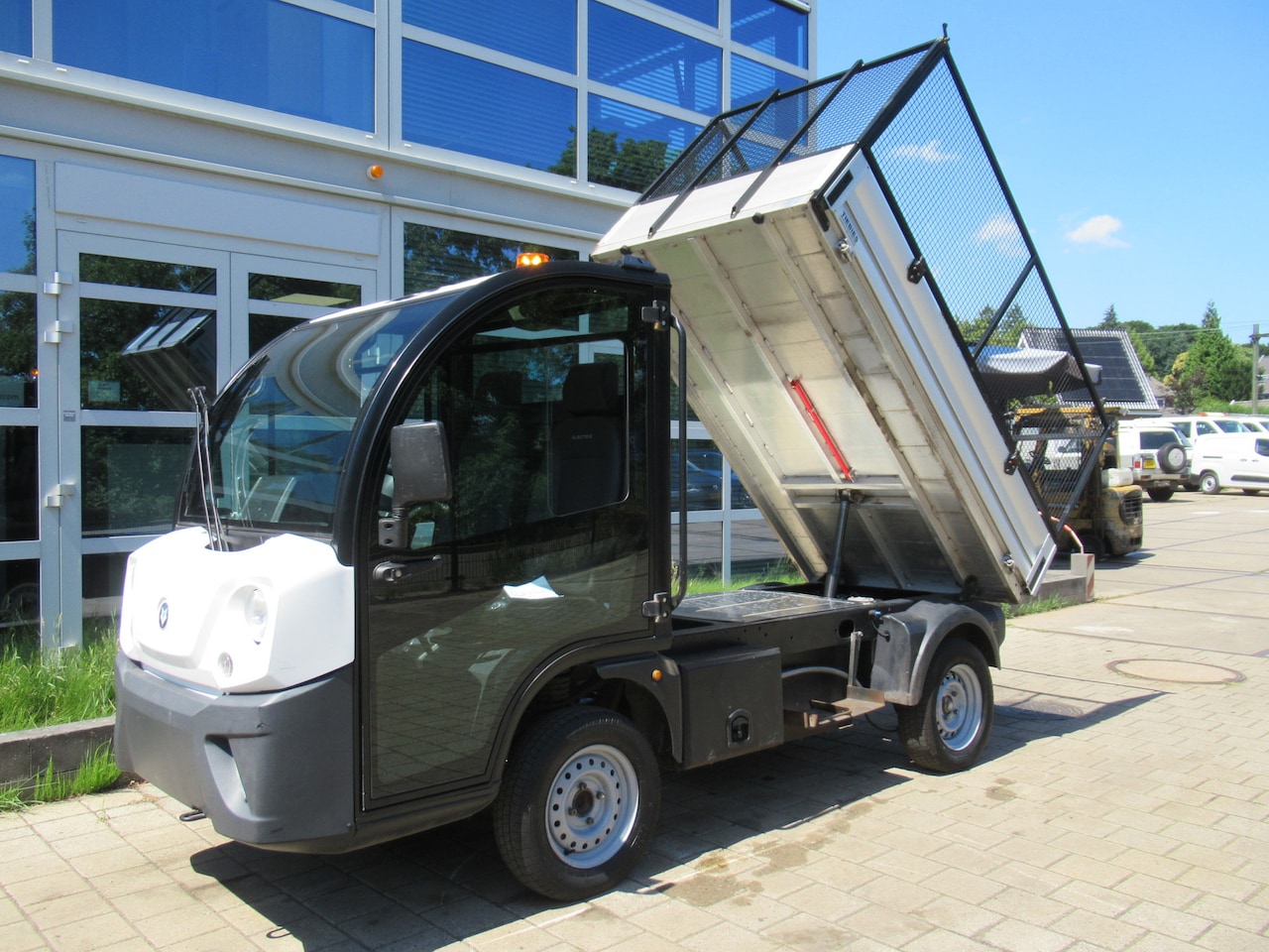 Goupil G4 - 48V Kipper - Tipper Hoge hekken ( nwe. Accu's + lader ) - AutoWereld.nl