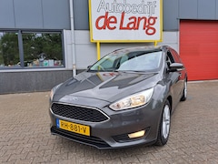 Ford Focus Wagon - 1.0 Lease Edition motor slechts 70.000km. nw. distributie + koppeling. zeer mooi