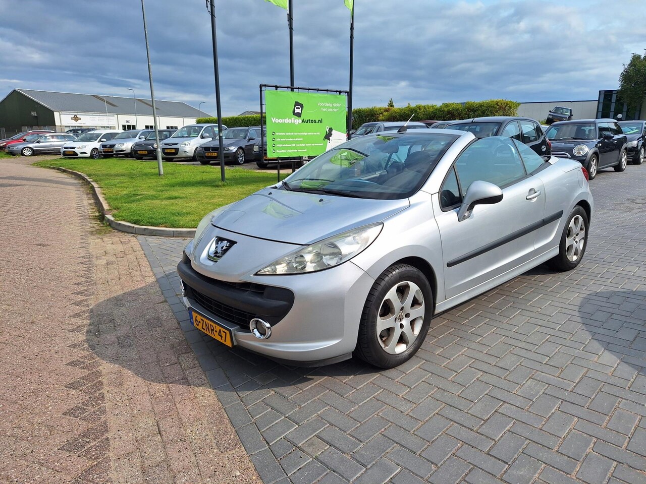 Peugeot 207 CC - 1.6 VTi Première / Super leuke Cabrio / APK juni 2026 - AutoWereld.nl