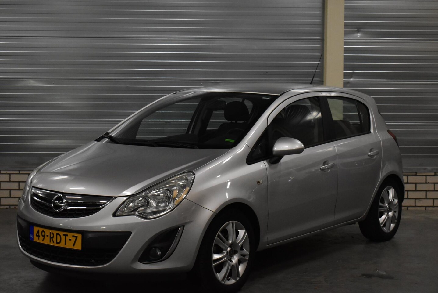 Opel Corsa - 1.4-16V Cosmo Vol Automaat + Stuur/Stoelverwarming|Climate Contro|Cruise Control| - AutoWereld.nl