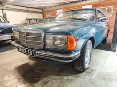 Mercedes-Benz 200-280 (W123) - 230 C