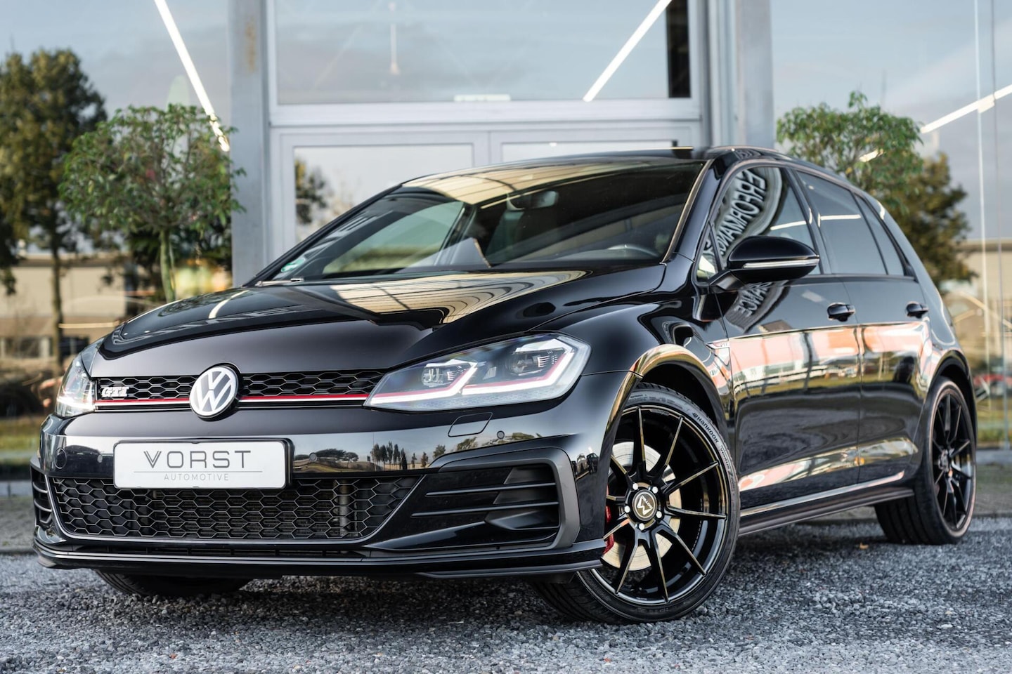 Volkswagen Golf - 2.0 TSI GTI Performance Pano DSG Trekhaak - AutoWereld.nl
