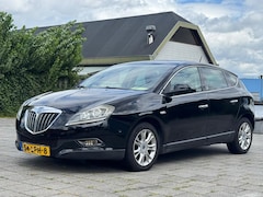 Lancia Delta - 1.4-, airco, navigatie, cruise Controle, aluminium velgen
