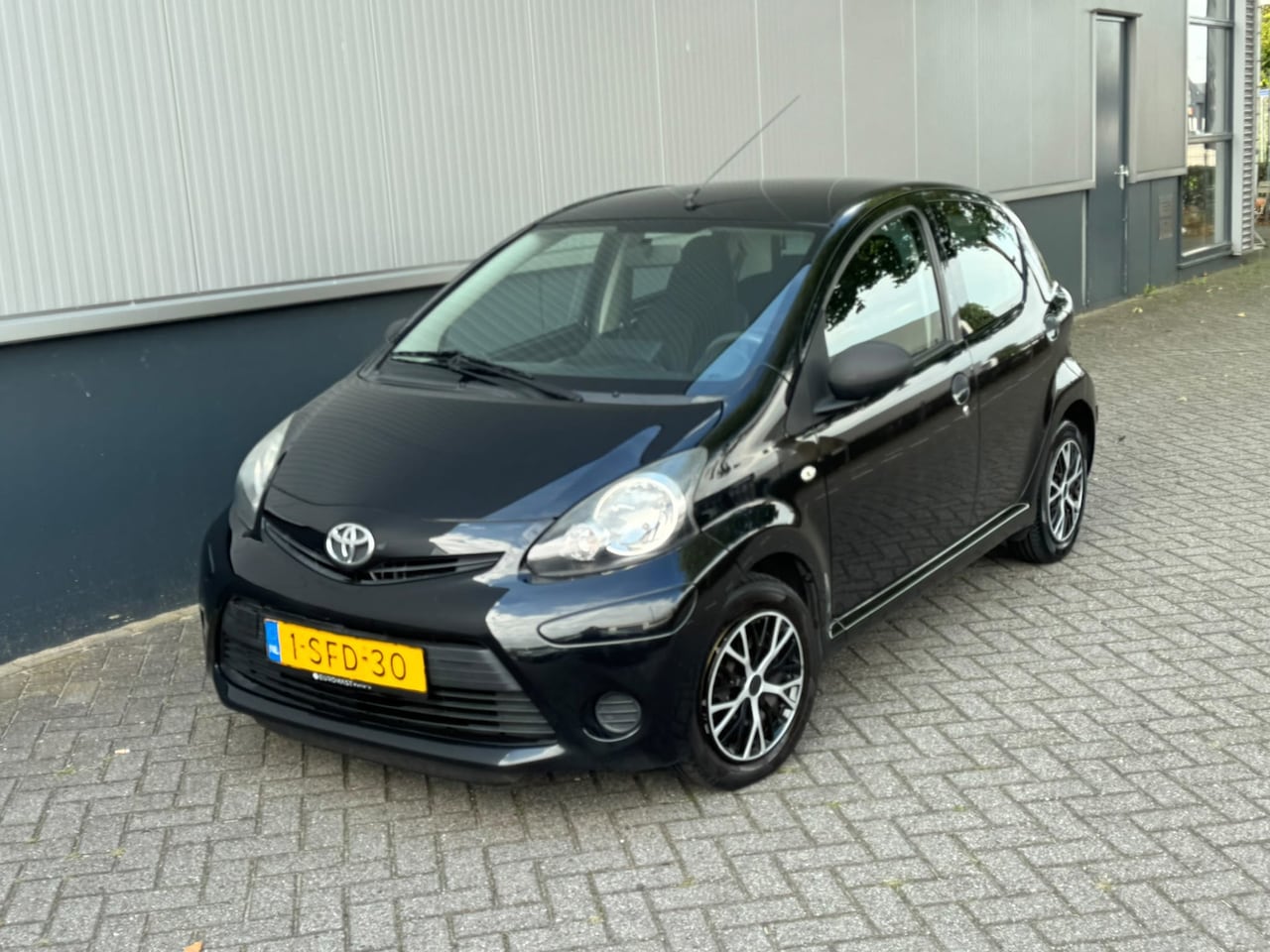 Toyota Aygo - 1.0 VVT-i Now Airco Carplay Android Facelift - AutoWereld.nl
