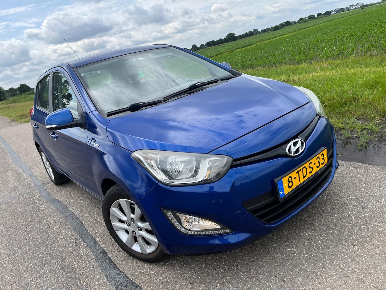 Hyundai i20 - 1.2i i-Deal / 2014 met nap! - AutoWereld.nl