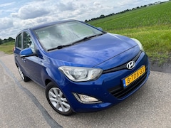 Hyundai i20 - 1.2i i-Deal / 2014 met nap