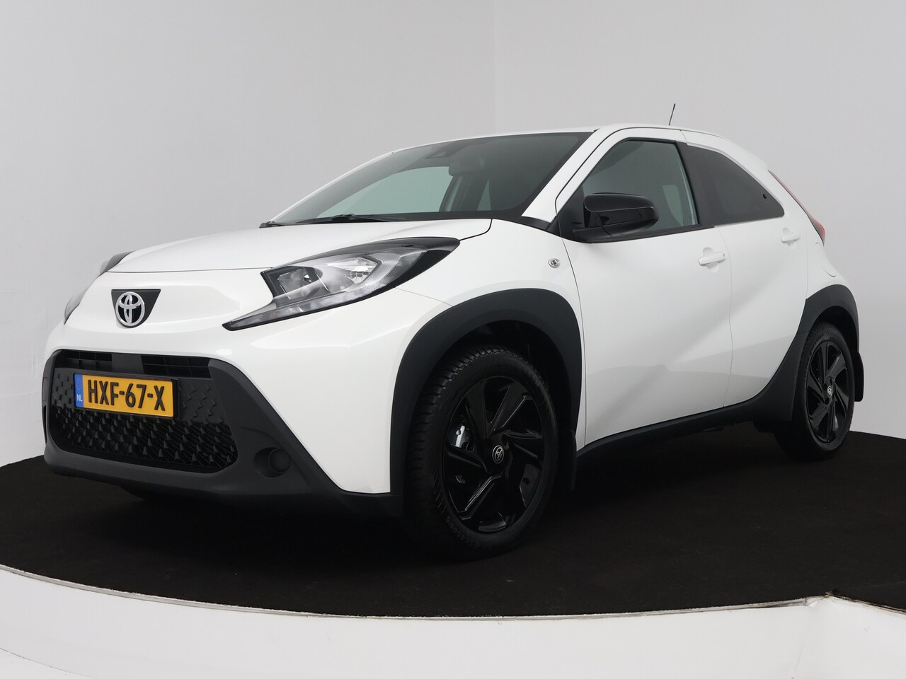 Toyota Aygo X - 1.0 VVT-i MT Play | Apple CarPlay \ Android Auto (Navigatie) | - AutoWereld.nl