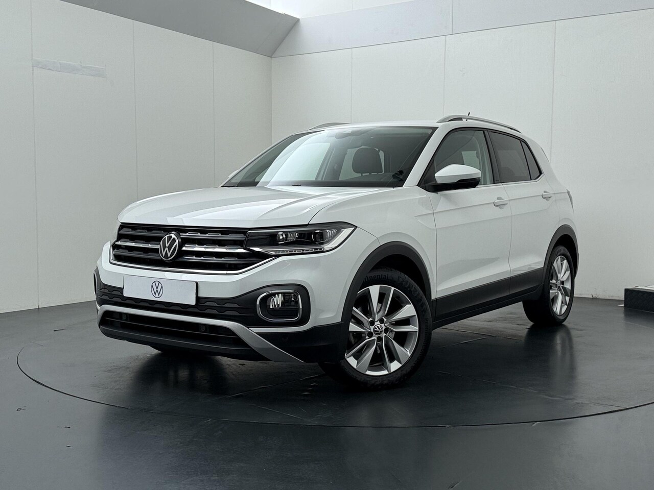 Volkswagen T-Cross - 1.0 TSI Style | 110 PK | Automaat | Adaptive Cruise Control | Achteruitrijcamera | Climate - AutoWereld.nl