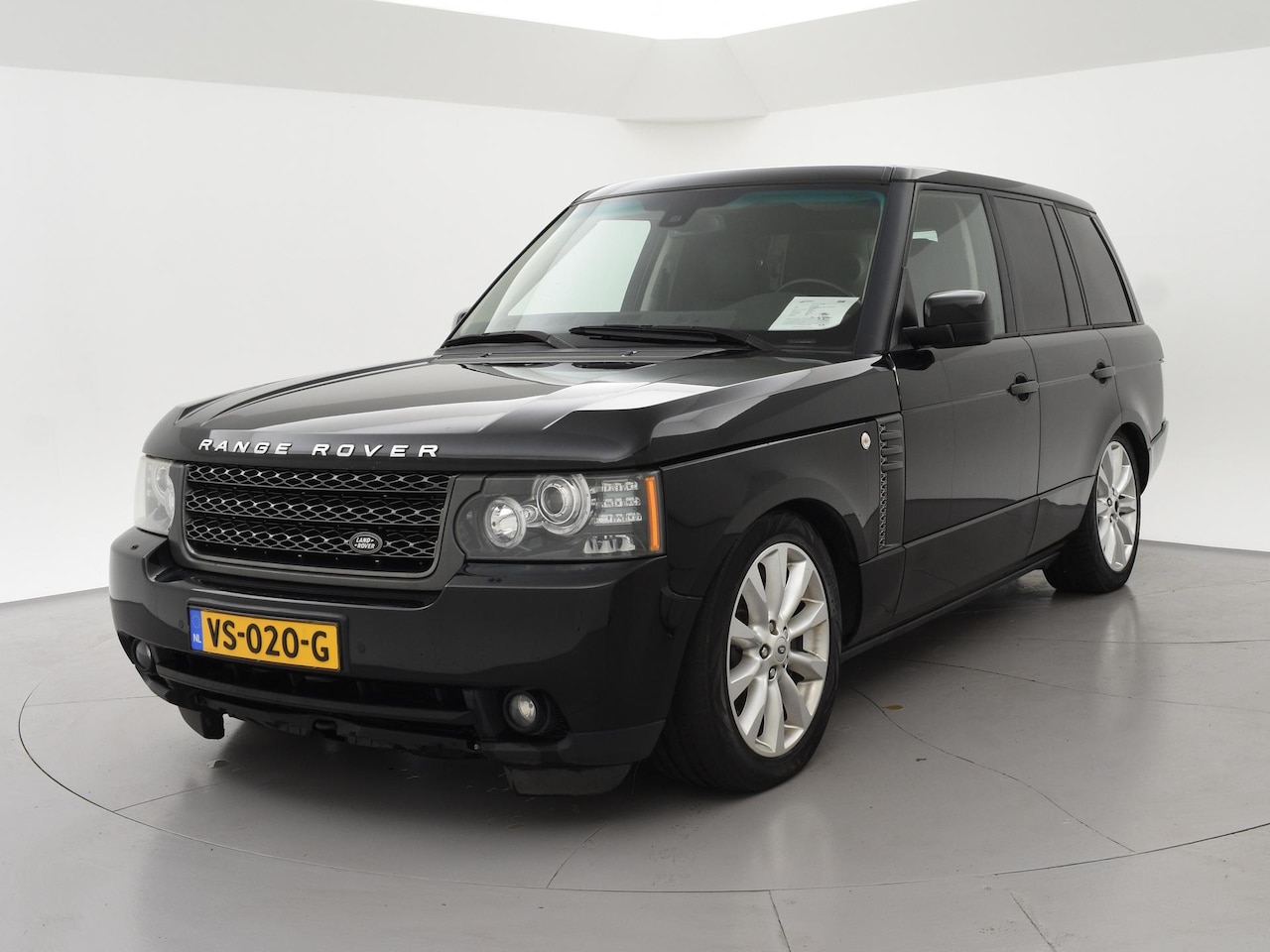 Land Rover Range Rover - 4.4 TDV8 313 PK MOTOR DEFECT | ENGINE BROKEN GRIJS KENTEKEN / VAN - AutoWereld.nl