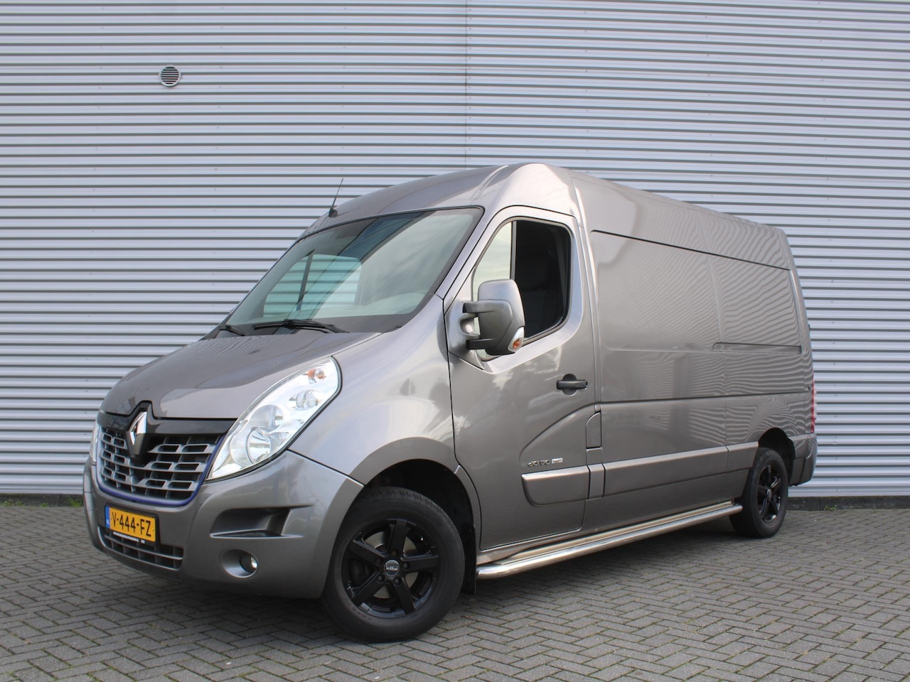 Renault Master - T33 2.3 dCi L2H2 Stop & Start | Automaat | Trekhaak | Camera | Airco | Navi | Cruise | 16" - AutoWereld.nl