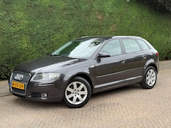 Audi A3 Sportback - 1.6 FSI /6BAK/CRUISE/NAVIGATIE/RIJDTSUPER/