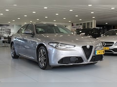 Alfa Romeo Giulia - 2.0T Super/CARPLAY/CRUISE/CAMERA