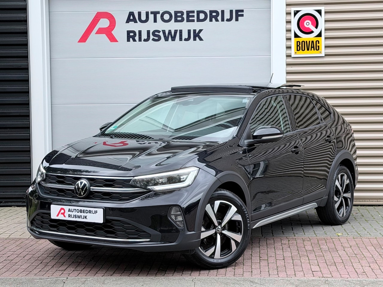 Volkswagen Taigo - 1.0 TSI Style Pano/AppleCarPlay/Stoelverwarming - AutoWereld.nl