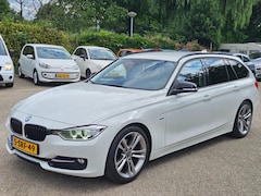 BMW 3-serie Touring - 320d EfficientDynamics Edition Executive Upgrade|Navi|Clima|CruiseControle|PDC|Afneembare