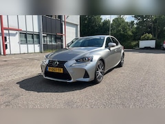 Lexus IS - 300h Hybrid