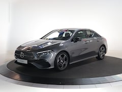 Mercedes-Benz A-klasse - 180 Star Edition AMG Line | Night | Achteruitrijcamera | Dodehoekassistent |