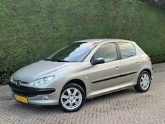Peugeot 206 - 1.4-16V /LEER/AIRCO/APKNIEUW/RIJDTGOED/