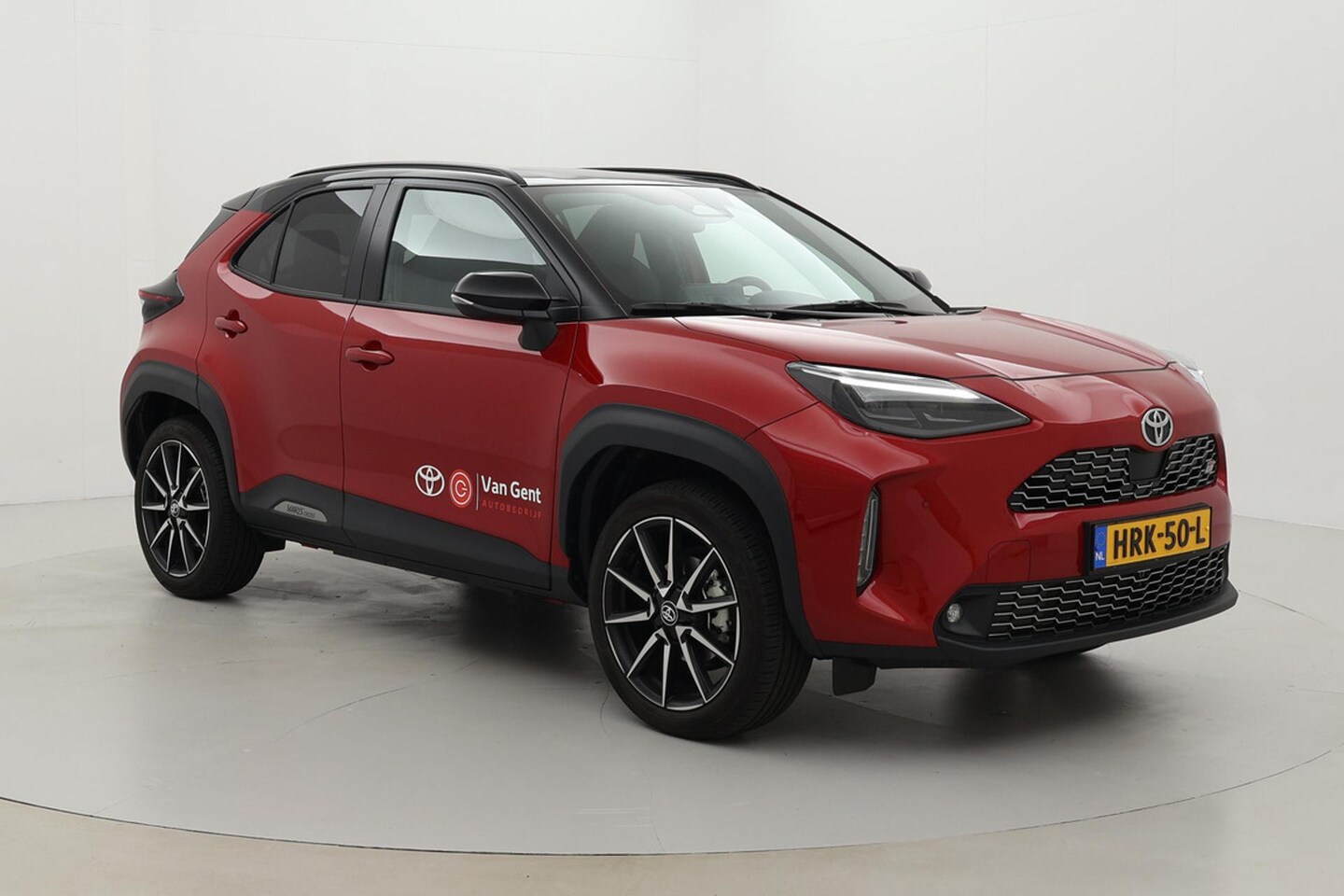 Toyota Yaris Cross - 1.5 Hybrid 130 GR SPORT | Apple Carplay / Android Auto | Dodehoek detectie | Stoelverwarmi - AutoWereld.nl
