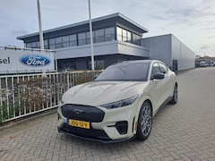 Ford Mustang Mach-E - GT Extended AWD 91 kWh | Stuurverwarming | Stoelverwarming | Achteruitrijcamera | Adaptiev