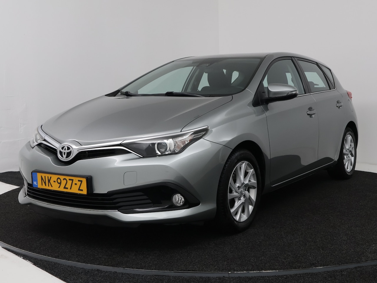 Toyota Auris - 1.2T Aspiration | Trekhaak | Camera | Climate Control | Onderweg-naar-dealer - AutoWereld.nl