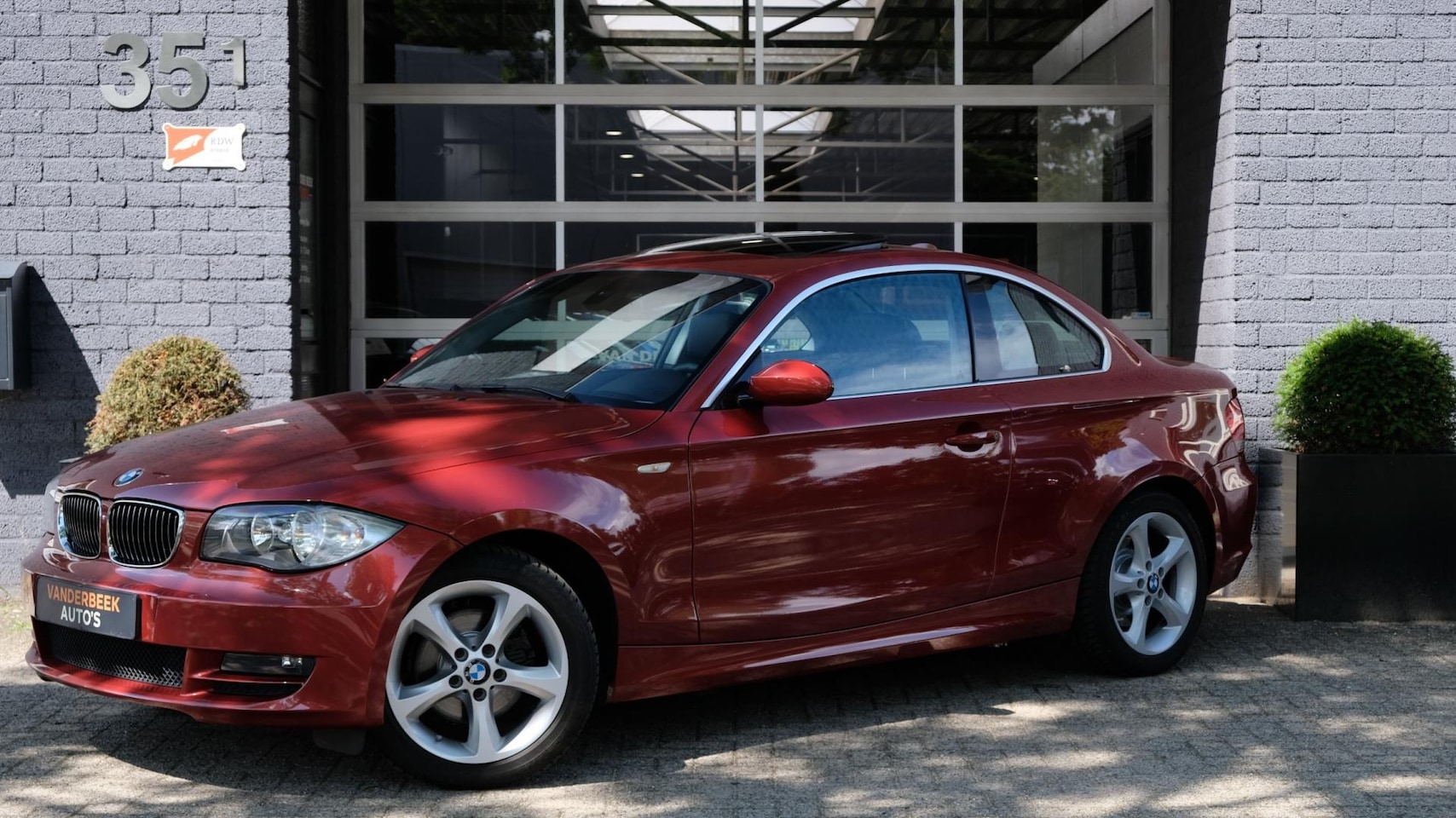BMW 1-serie Coupé - 125i 218PK Automaat Leder Schuifdak - AutoWereld.nl