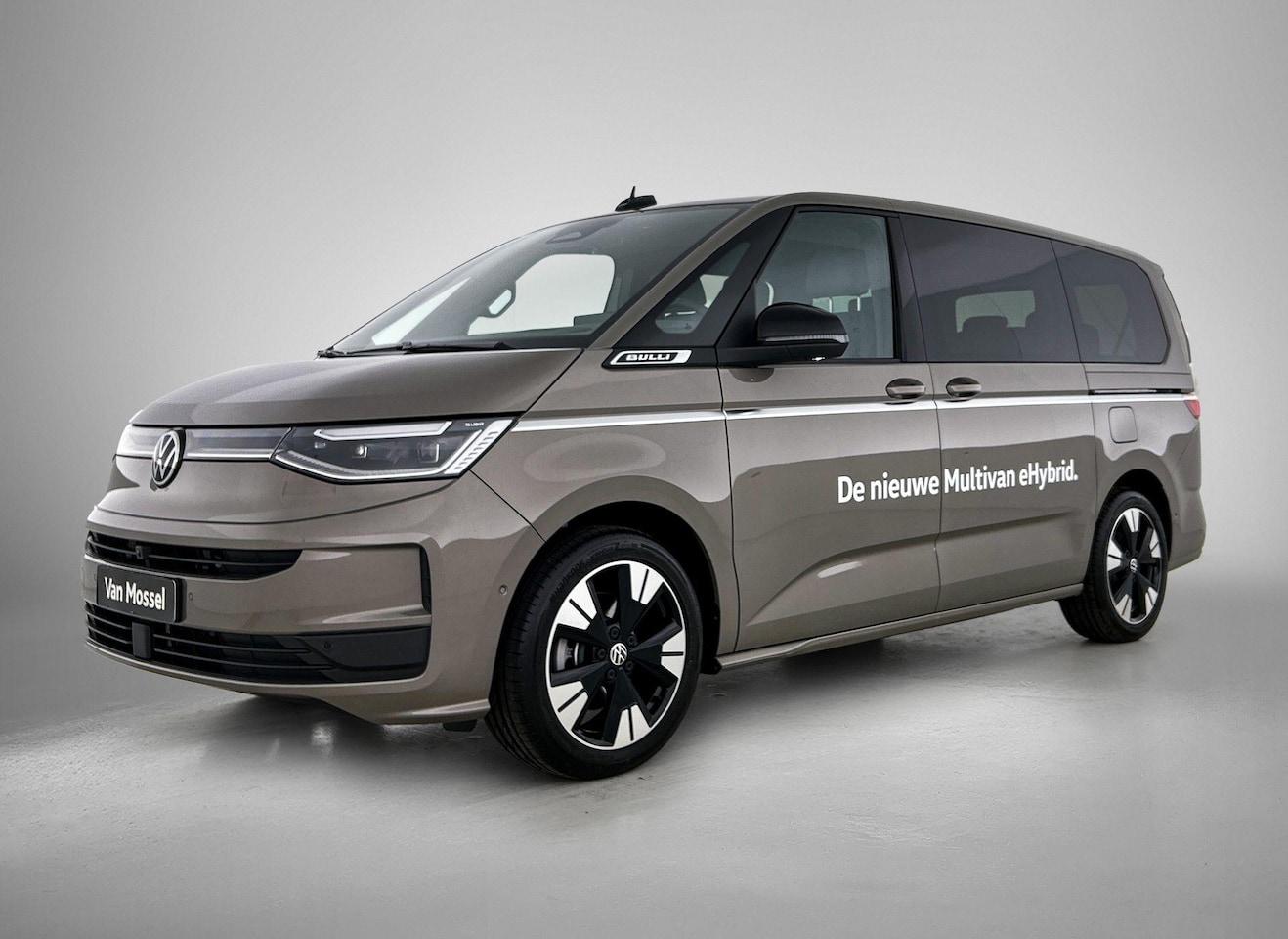 Volkswagen Multivan - 1.5 eHybrid L1 Bulli Edition 4Motion 245PK | FACELIFT! | Automaat | Trekhaak | Elektrische - AutoWereld.nl