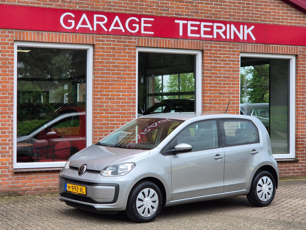 Volkswagen Up! - 1.0 BMT move up! 60PK 5drs airco, navi, carkit, elektr.ramen - AutoWereld.nl