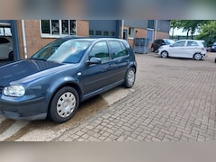 Volkswagen Golf - 1.6-16V Comfortline