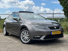 SEAT Leon - 1.4 TSI Style Panoramadak Adaptive Cruise Leer Stoelverwarming